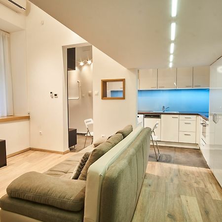 V27 Apartment | Hostaid บูดาเปสต์ ภายนอก รูปภาพ