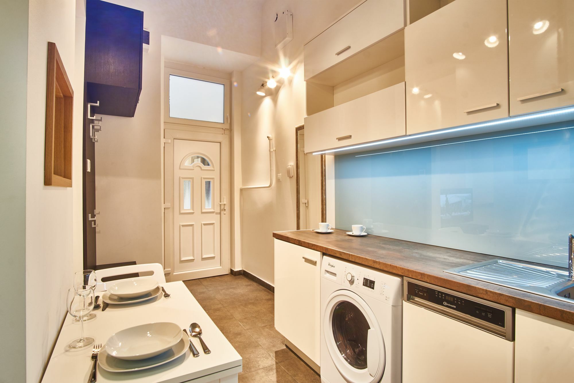 V27 Apartment | Hostaid บูดาเปสต์ ภายนอก รูปภาพ